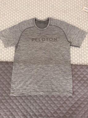 Men’s Lululemon x Peloton Tshirt